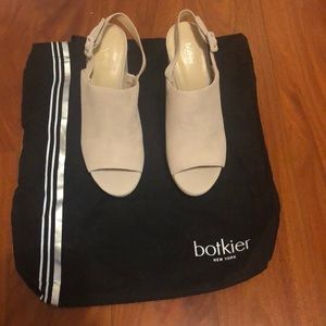 BRAND NEW Botkier wedge open toe heels